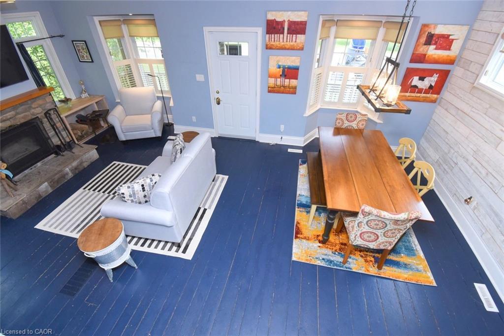 662 Old Dundas Road, Ancaster, ON - Indoor With Fireplace