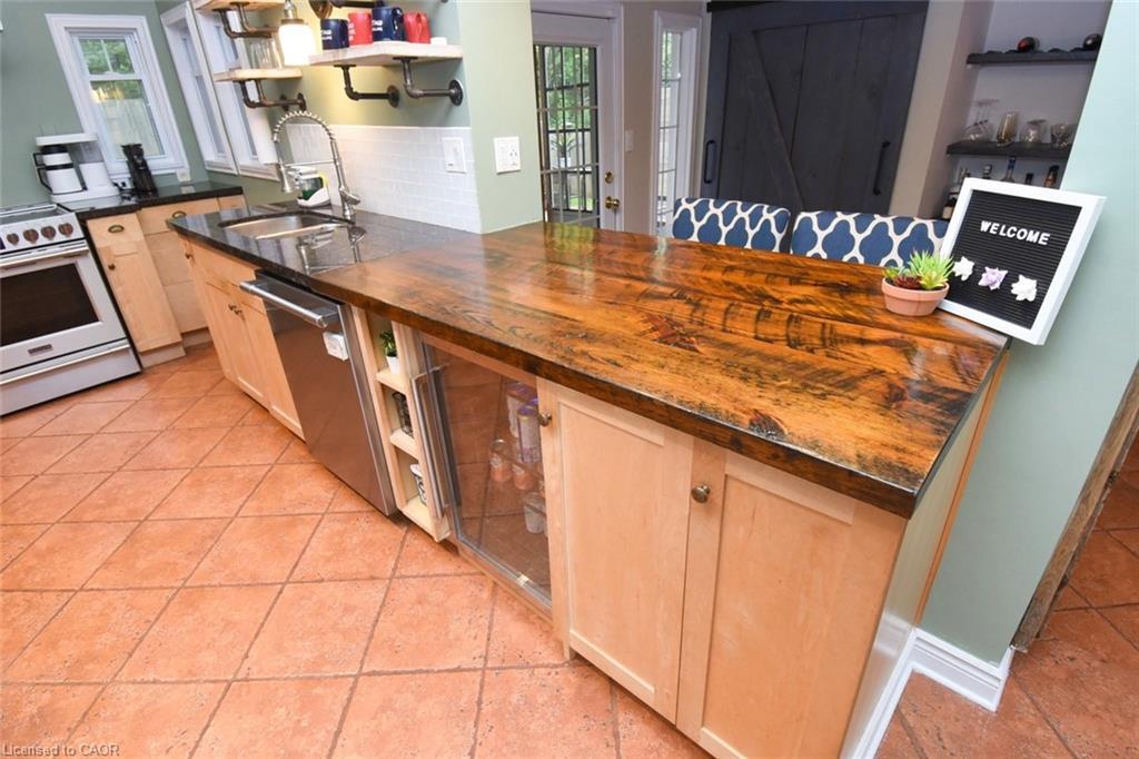 662 Old Dundas Road, Ancaster, ON - Indoor Photo Showing Kitchen