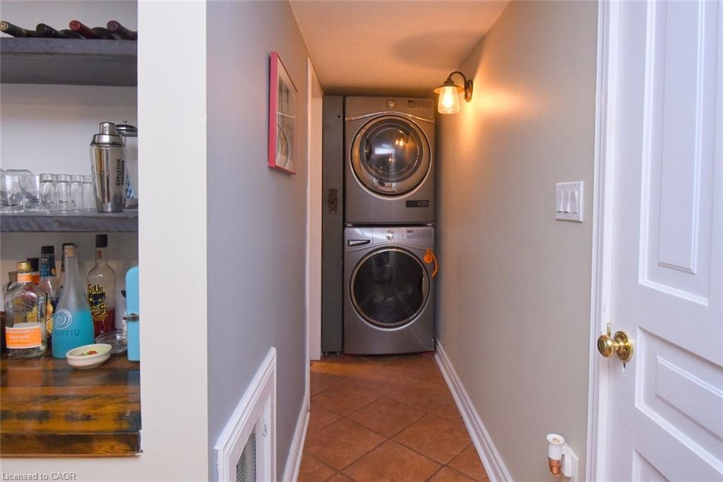 662 Old Dundas Road, Ancaster, ON - Indoor Photo Showing Laundry Room
