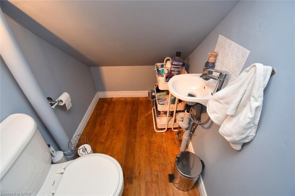 662 Old Dundas Road, Ancaster, ON - Indoor Photo Showing Bathroom