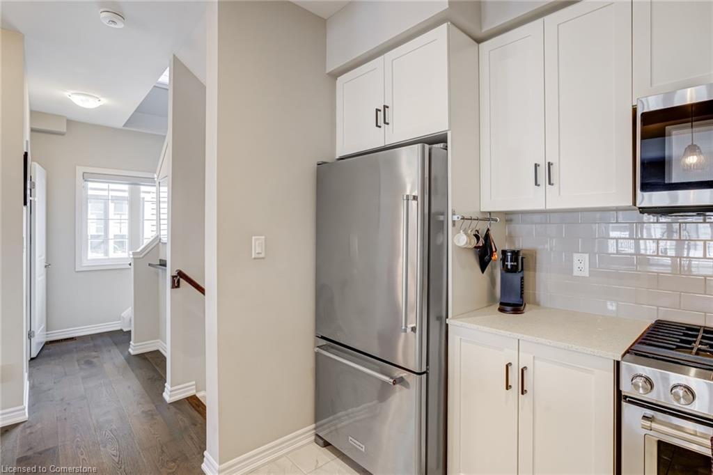 49-377 Glancaster Road, Hamilton, ON - Indoor Photo Showing Kitchen