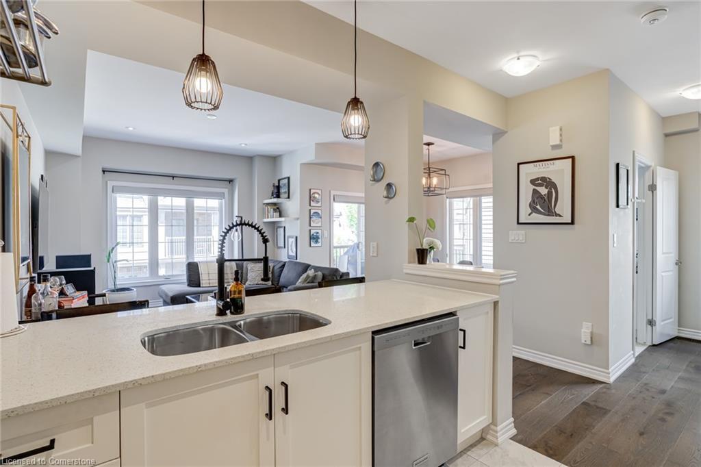 49-377 Glancaster Road, Hamilton, ON - Indoor Photo Showing Kitchen With Double Sink With Upgraded Kitchen