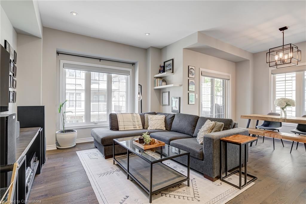 49-377 Glancaster Road, Hamilton, ON - Indoor Photo Showing Living Room