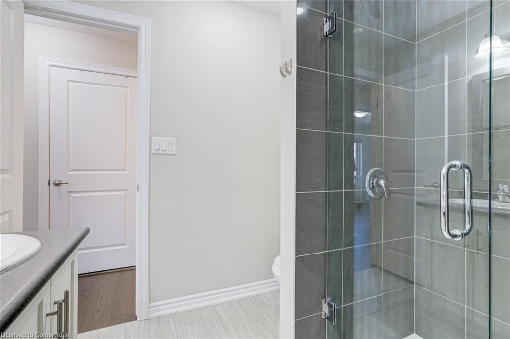 49-377 Glancaster Road, Hamilton, ON - Indoor Photo Showing Bathroom