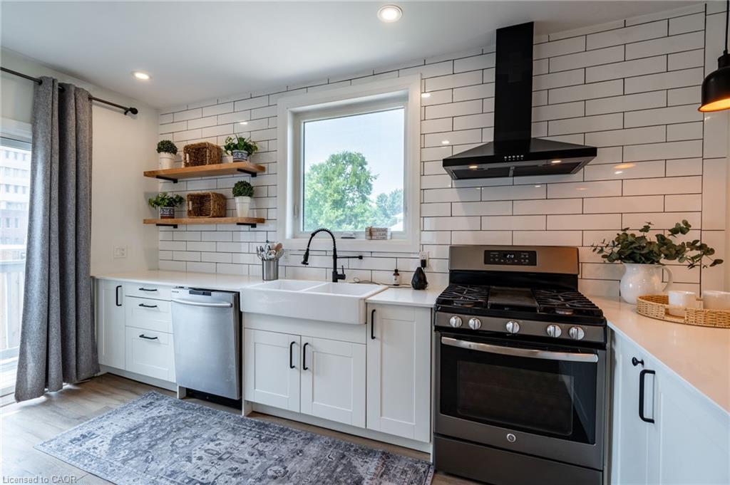 1 Prince Street, St. Catharines, ON - Indoor Photo Showing Kitchen