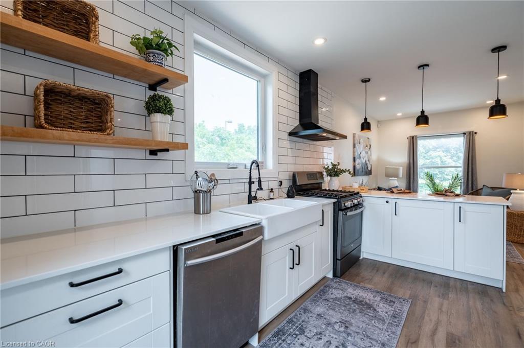 1 Prince Street, St. Catharines, ON - Indoor Photo Showing Kitchen With Upgraded Kitchen