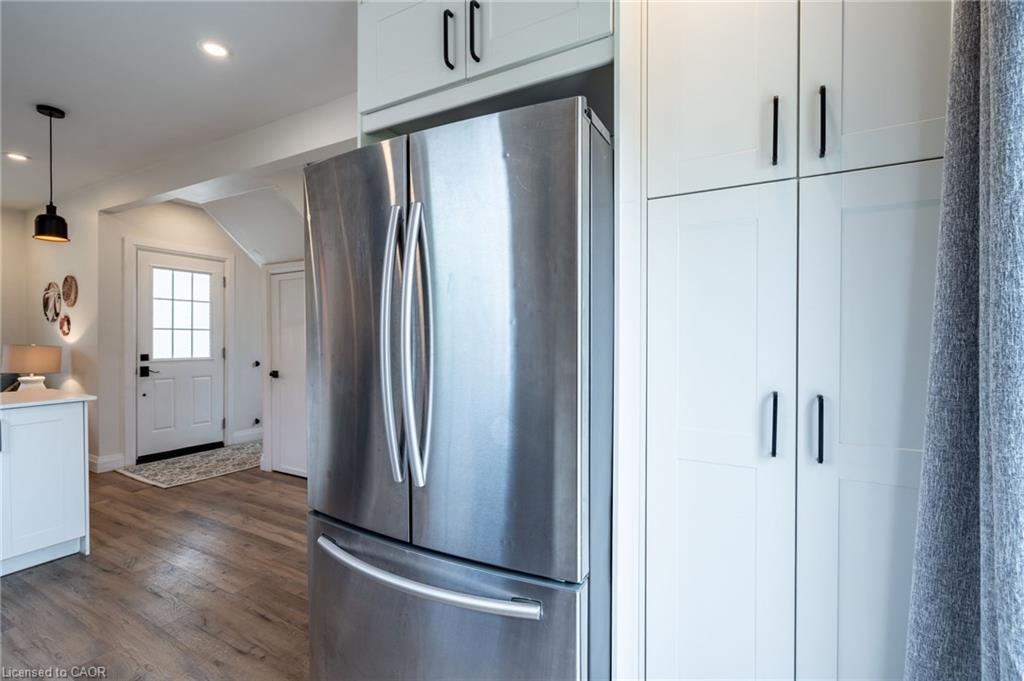 1 Prince Street, St. Catharines, ON - Indoor Photo Showing Kitchen