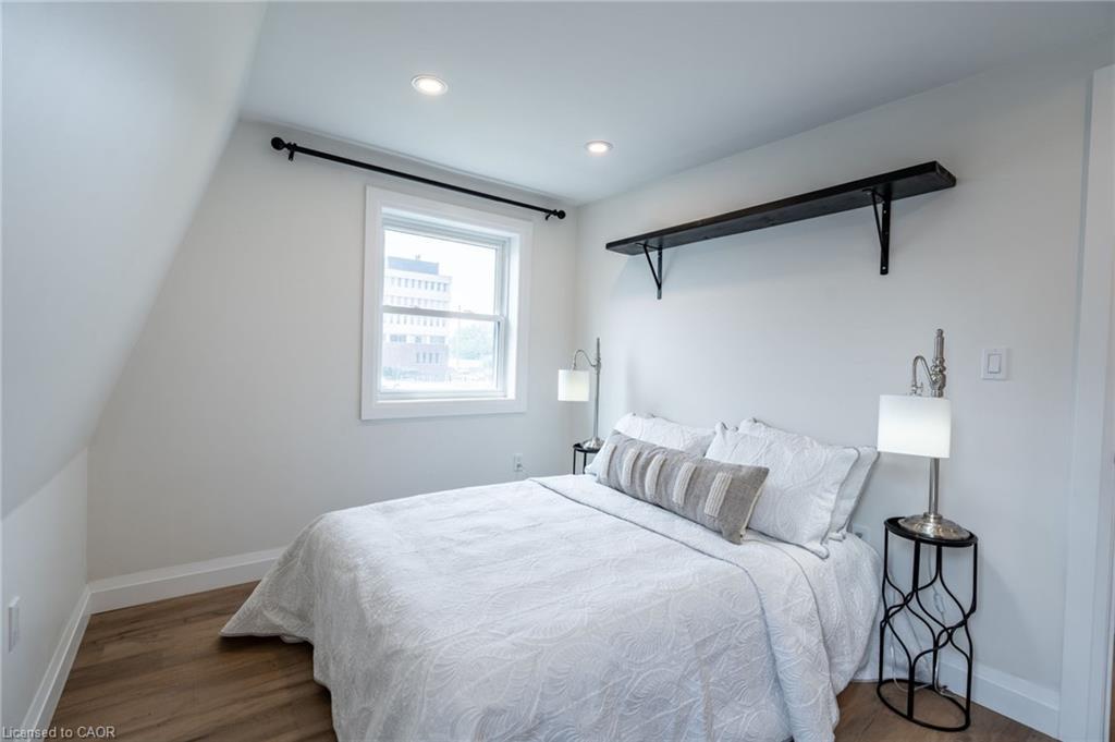 1 Prince Street, St. Catharines, ON - Indoor Photo Showing Bedroom
