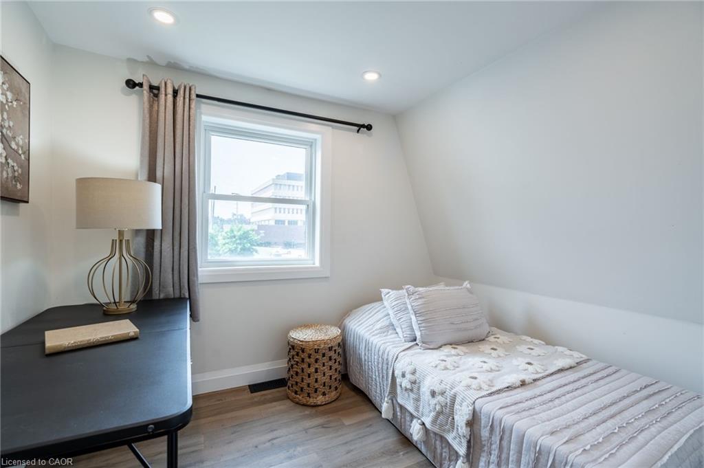 1 Prince Street, St. Catharines, ON - Indoor Photo Showing Bedroom