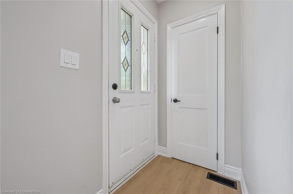 56 Dover Street, Waterloo, ON - Indoor Photo Showing Other Room