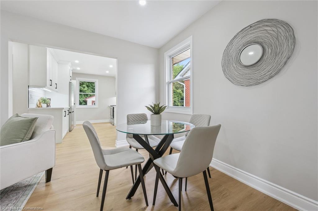 56 Dover Street, Waterloo, ON - Indoor Photo Showing Dining Room