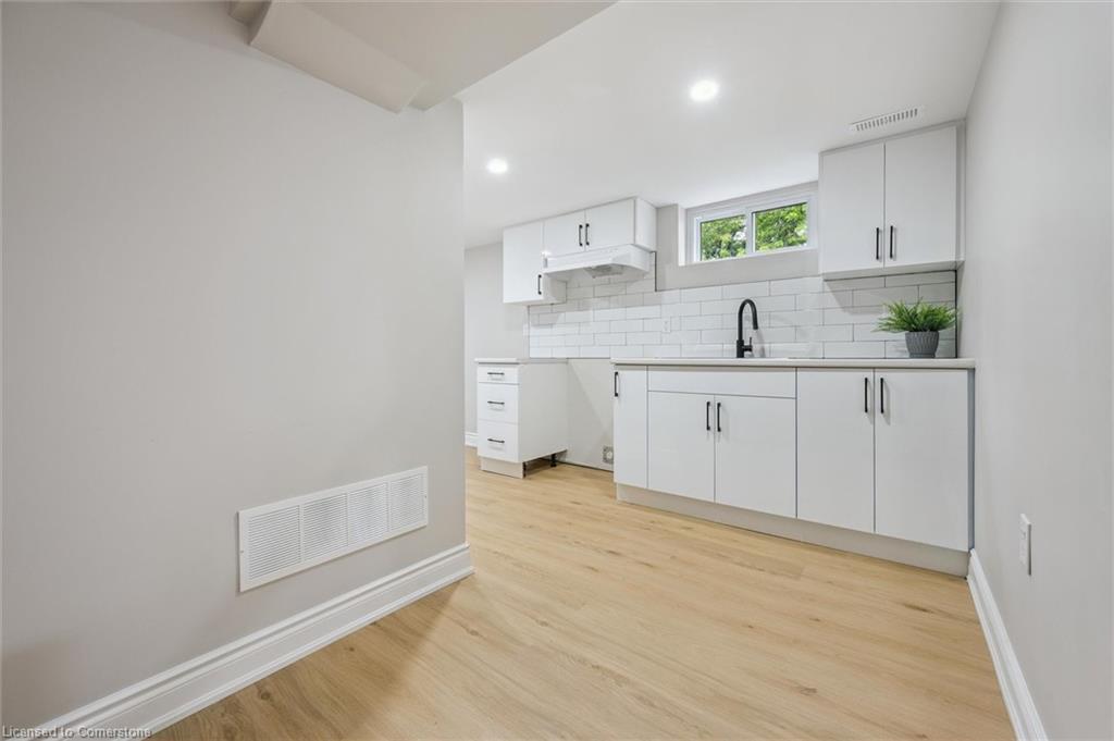 56 Dover Street, Waterloo, ON - Indoor Photo Showing Kitchen