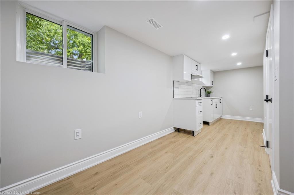 56 Dover Street, Waterloo, ON - Indoor Photo Showing Other Room