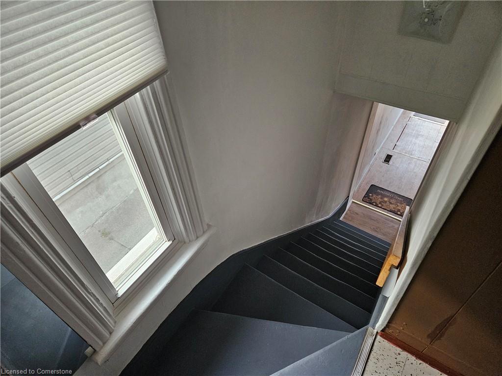 269 Cannon Street E, Hamilton, ON - Indoor Photo Showing Other Room