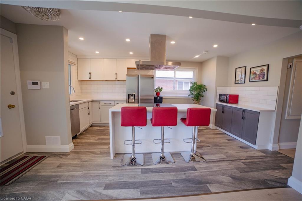 Upper-192 Glen Road, Kitchener, ON - Indoor Photo Showing Kitchen