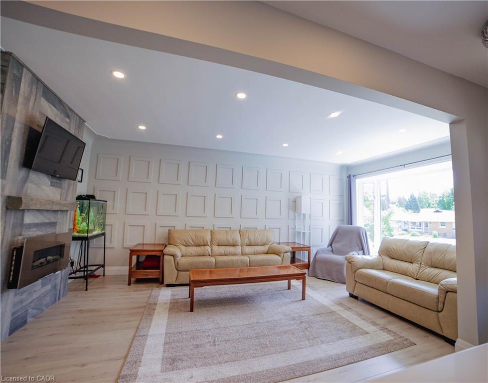 Upper-192 Glen Road, Kitchener, ON - Indoor Photo Showing Living Room With Fireplace
