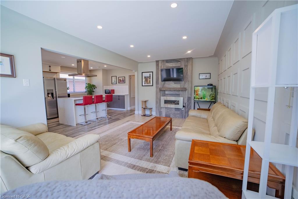 Upper-192 Glen Road, Kitchener, ON - Indoor Photo Showing Living Room With Fireplace