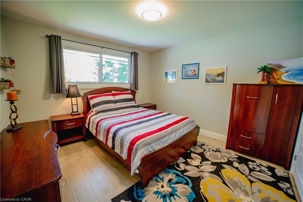 Upper-192 Glen Road, Kitchener, ON - Indoor Photo Showing Bedroom