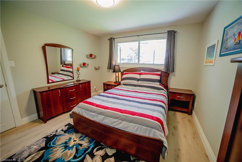 Upper-192 Glen Road, Kitchener, ON - Indoor Photo Showing Bedroom
