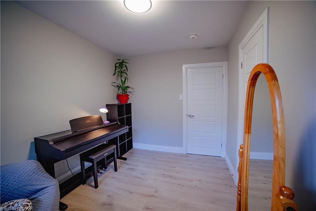 Upper-192 Glen Road, Kitchener, ON - Indoor Photo Showing Other Room