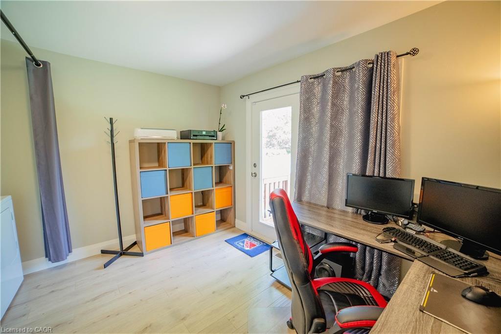 Upper-192 Glen Road, Kitchener, ON - Indoor Photo Showing Office