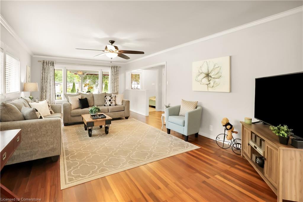 1954 Grayson Avenue, Fort Erie, ON - Indoor Photo Showing Living Room
