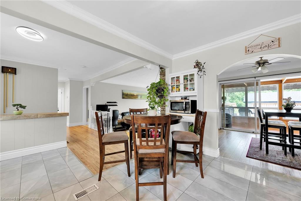 49 Glover Road, Hamilton, ON - Indoor Photo Showing Dining Room