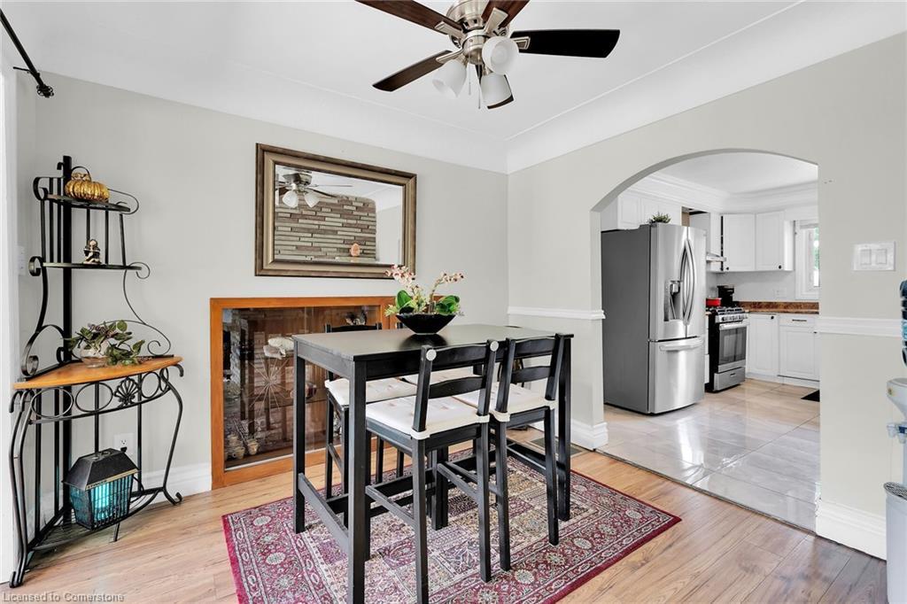 49 Glover Road, Hamilton, ON - Indoor Photo Showing Dining Room