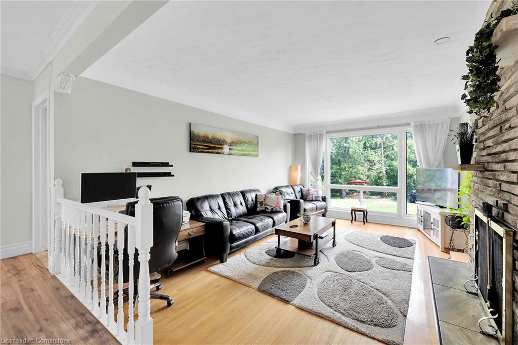 49 Glover Road, Hamilton, ON - Indoor Photo Showing Living Room