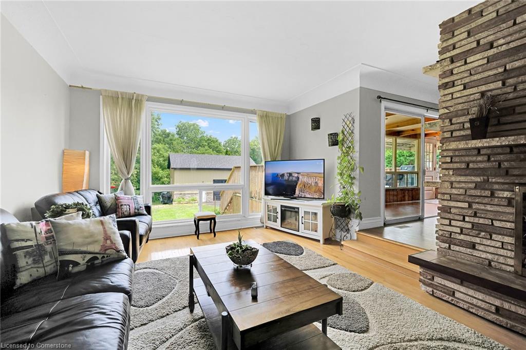 49 Glover Road, Hamilton, ON - Indoor Photo Showing Living Room