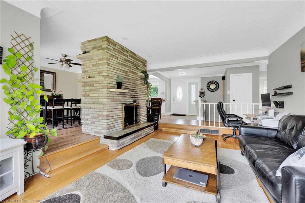 49 Glover Road, Hamilton, ON - Indoor Photo Showing Living Room