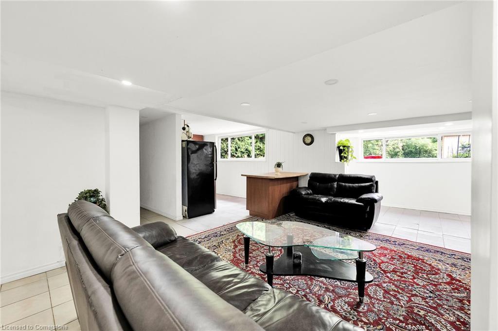 49 Glover Road, Hamilton, ON - Indoor Photo Showing Other Room