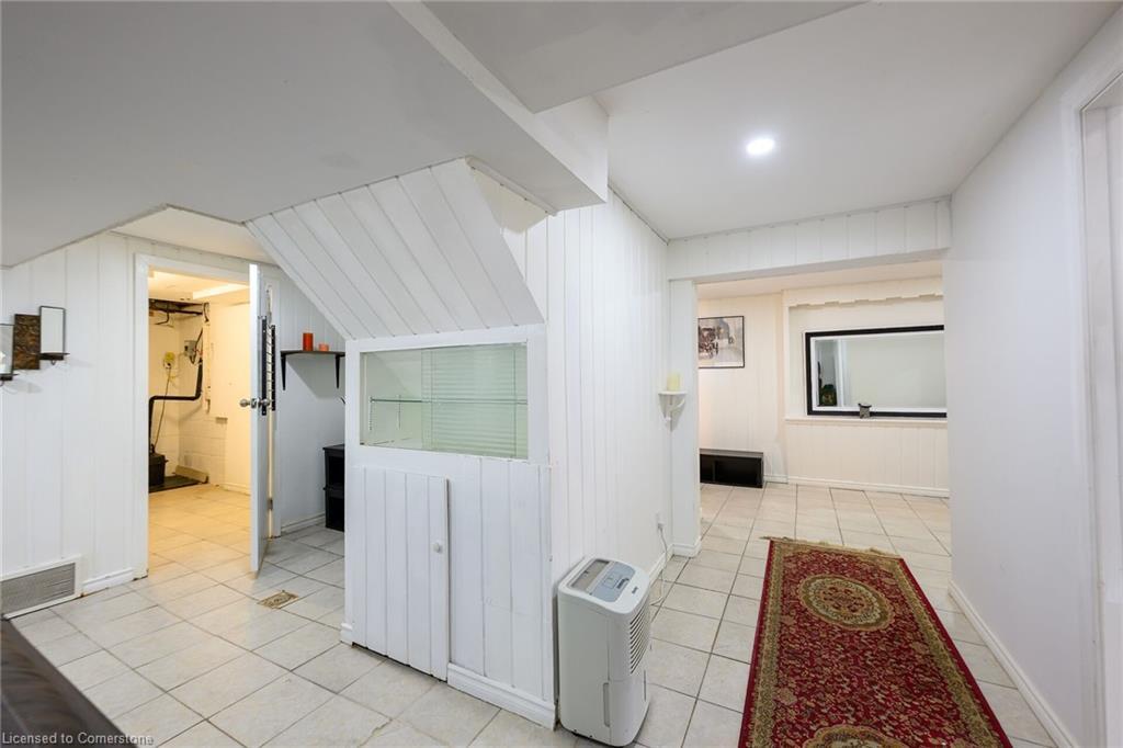 49 Glover Road, Hamilton, ON - Indoor Photo Showing Other Room