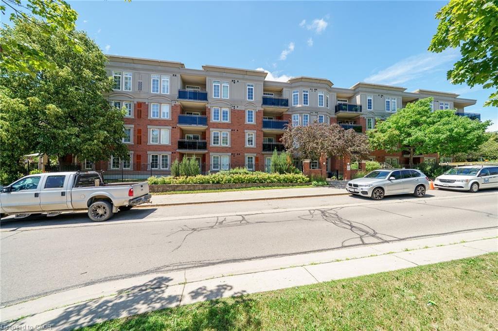 407-2300 Parkhaven Boulevard E, Oakville, ON - Outdoor With Facade