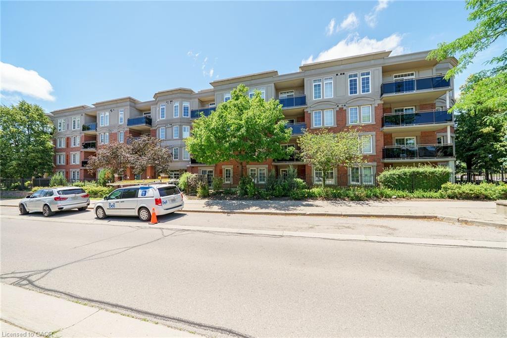 407-2300 Parkhaven Boulevard E, Oakville, ON - Outdoor With Facade