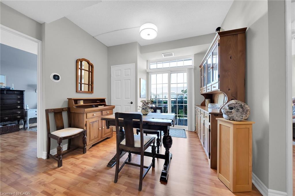 407-2300 Parkhaven Boulevard E, Oakville, ON - Indoor