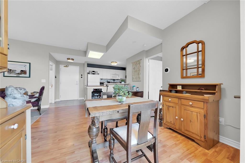 407-2300 Parkhaven Boulevard E, Oakville, ON - Indoor Photo Showing Other Room