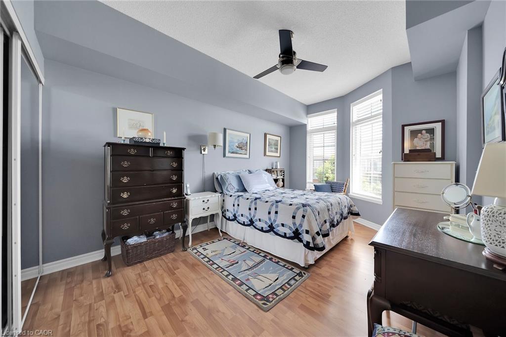 407-2300 Parkhaven Boulevard E, Oakville, ON - Indoor Photo Showing Bedroom