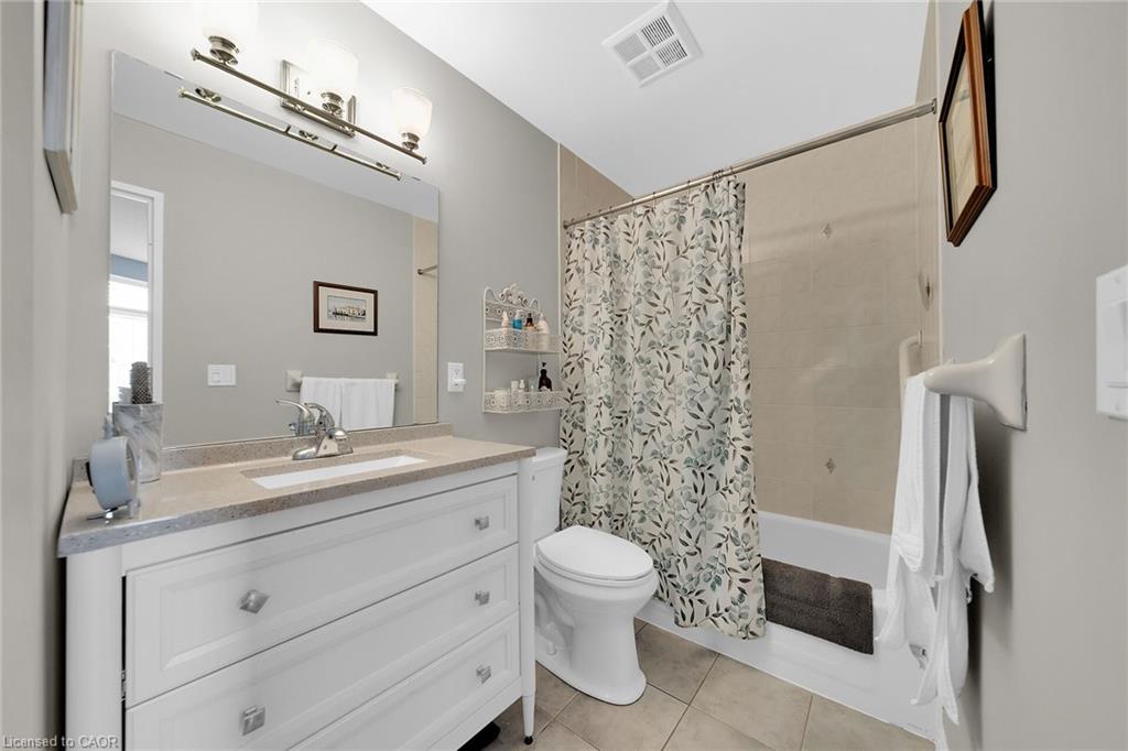 407-2300 Parkhaven Boulevard E, Oakville, ON - Indoor Photo Showing Bathroom
