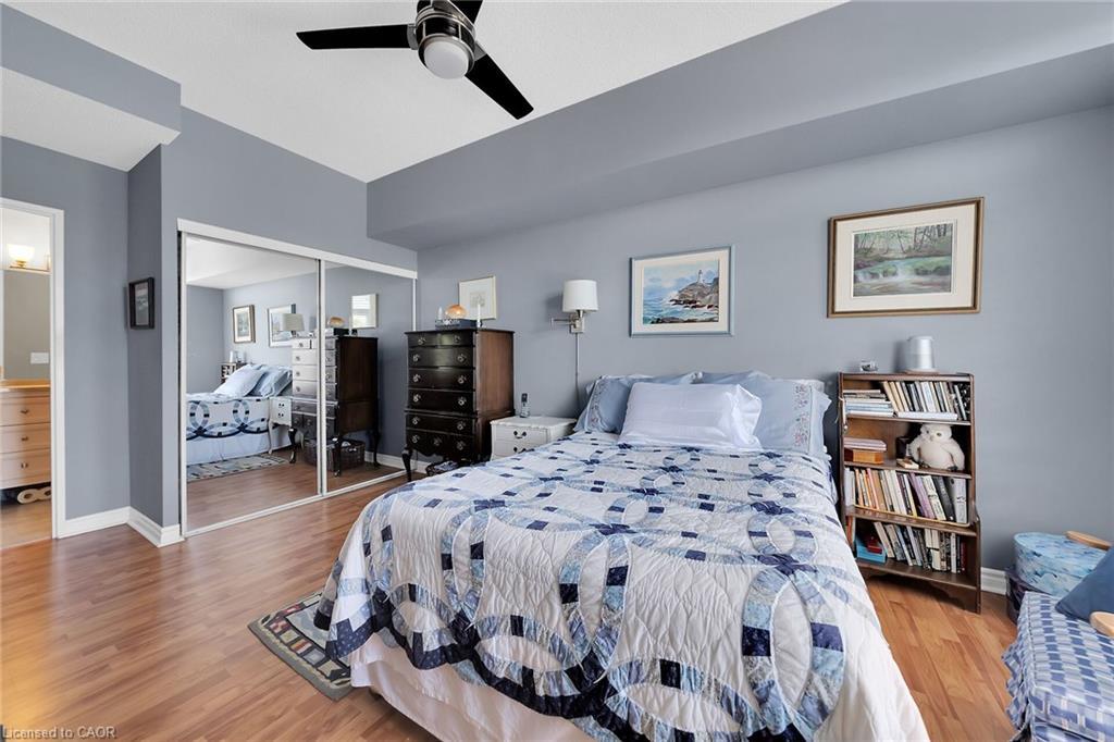 407-2300 Parkhaven Boulevard E, Oakville, ON - Indoor Photo Showing Bedroom