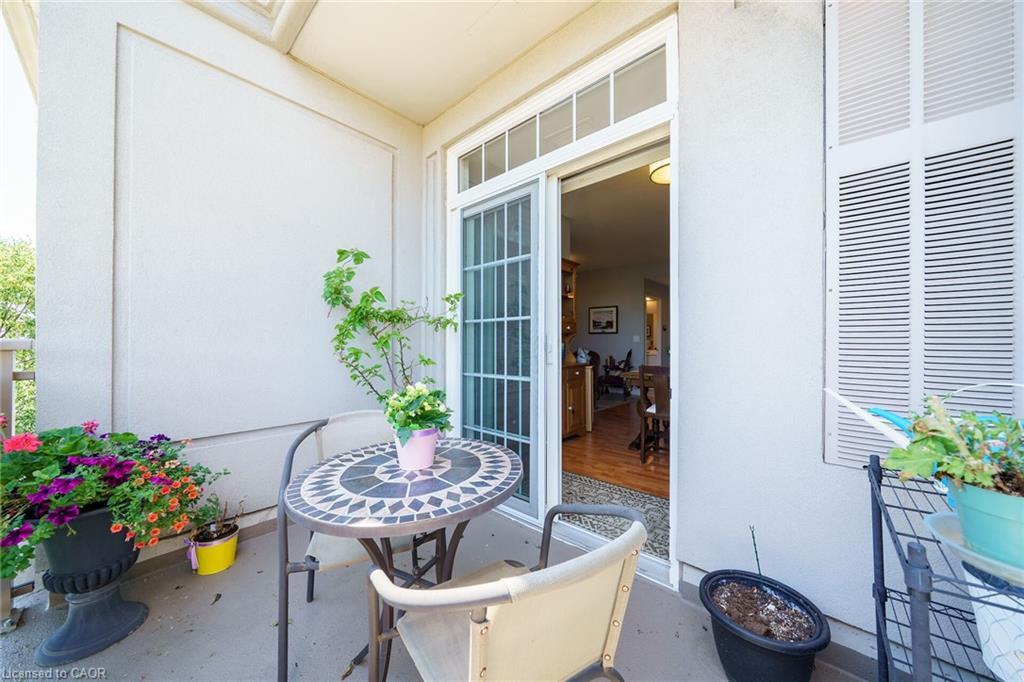 407-2300 Parkhaven Boulevard E, Oakville, ON - Indoor