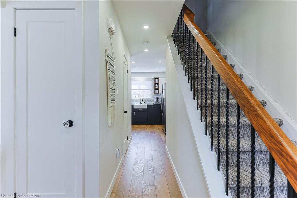 54-5475 Lakeshore Road, Burlington, ON - Indoor Photo Showing Other Room