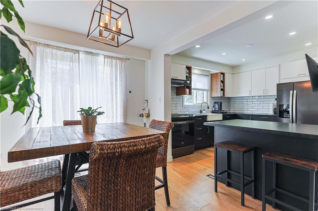 54-5475 Lakeshore Road, Burlington, ON - Indoor