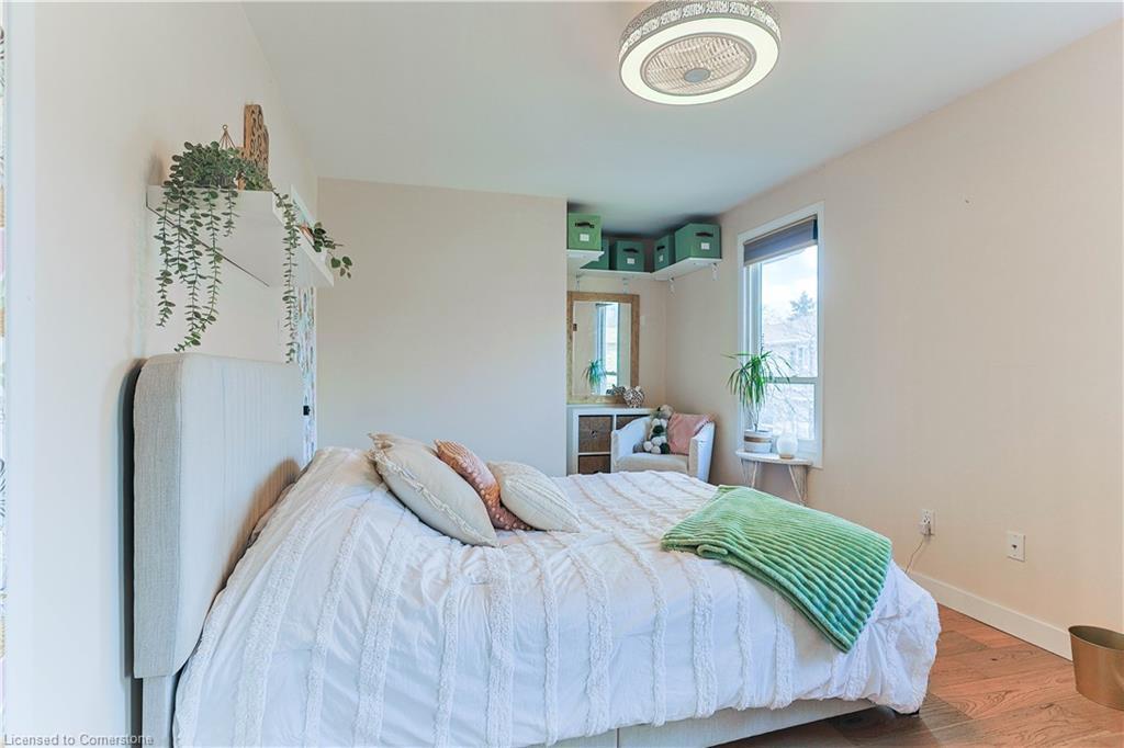 54-5475 Lakeshore Road, Burlington, ON - Indoor Photo Showing Bedroom
