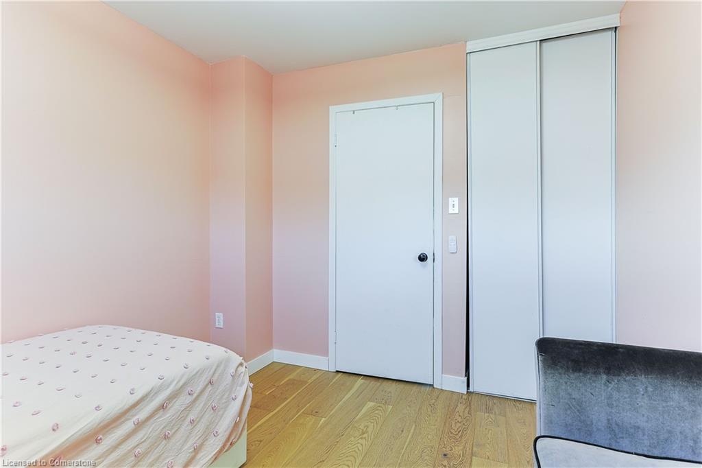 54-5475 Lakeshore Road, Burlington, ON - Indoor Photo Showing Bedroom