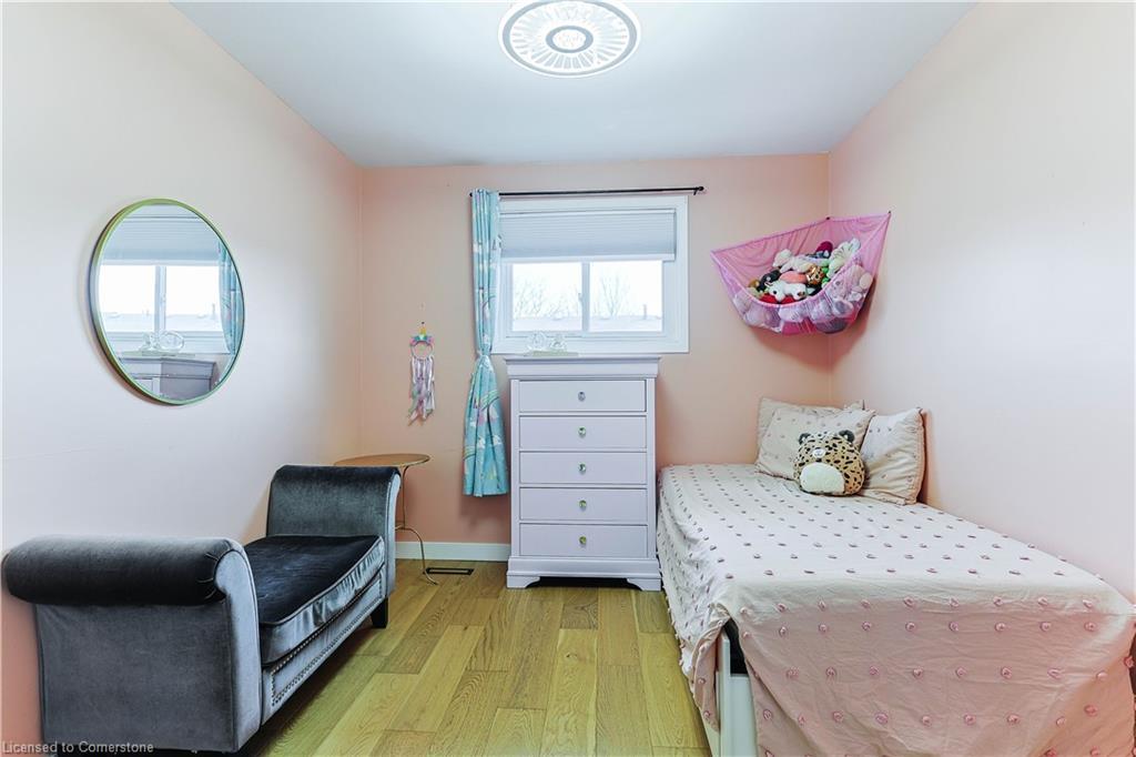 54-5475 Lakeshore Road, Burlington, ON - Indoor Photo Showing Bedroom