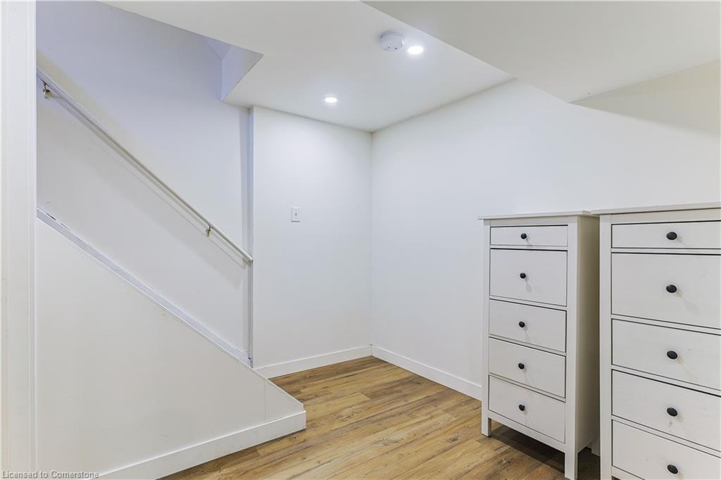 54-5475 Lakeshore Road, Burlington, ON - Indoor Photo Showing Other Room