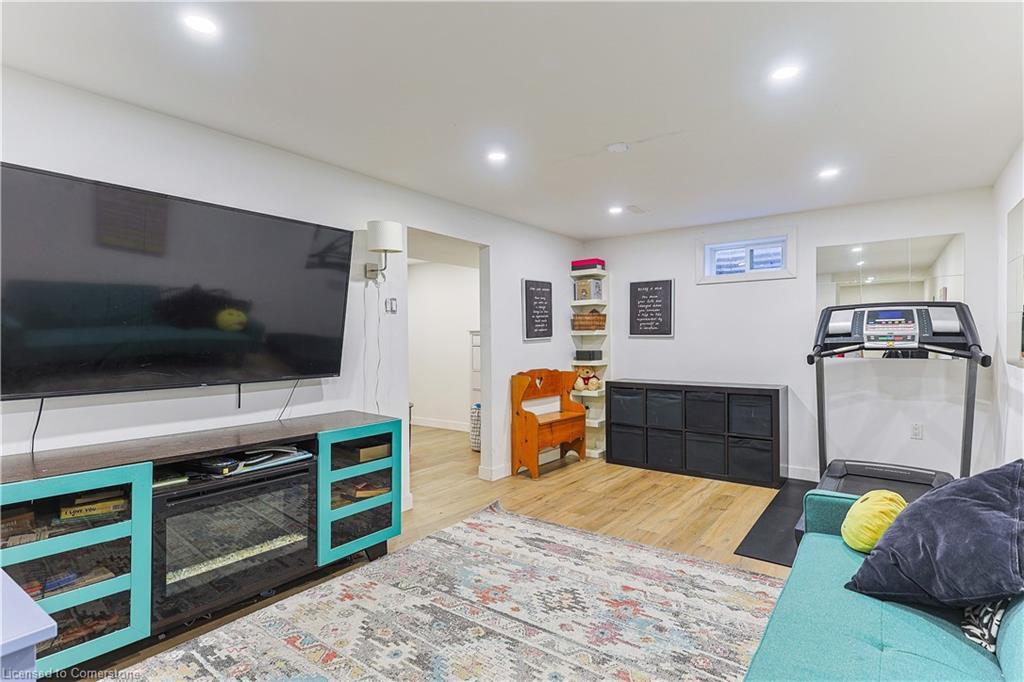 54-5475 Lakeshore Road, Burlington, ON - Indoor Photo Showing Basement