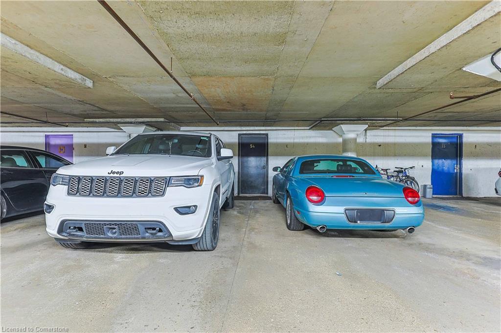 54-5475 Lakeshore Road, Burlington, ON - Indoor Photo Showing Garage