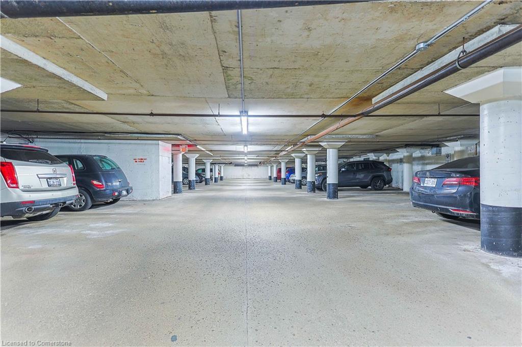54-5475 Lakeshore Road, Burlington, ON - Indoor Photo Showing Garage